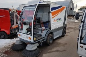 Парки Києва прибиратимуть вакуумні пилосмоки – відео