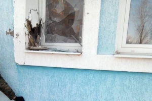 Дірки у стінах та шибках: Ворог накрив вогнем Щастя – фото