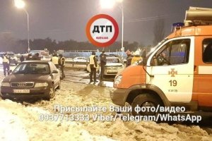 Вибух авто біля "Лісової" у Києві: стало відоме ім'я правоохоронця, що жбурнув гранату у силовиків