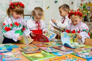 Три причини передати книжки прифронтовим школам