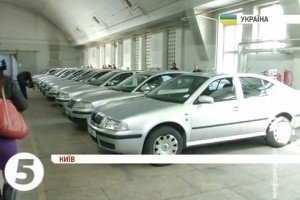 Кабмін планує продати половину автопарку