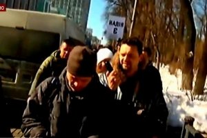 Савченко оголосили підозру, натовп рушив до СБУ