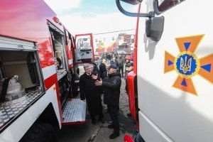 Пожежні автоцистерни та рятувальні автомобілі: рівненські ДСНСівці отримали нову техніку