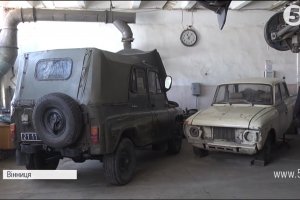 Практика і патріотичне виховання: вінницькі студенти ремонтують авто для бійців АТО