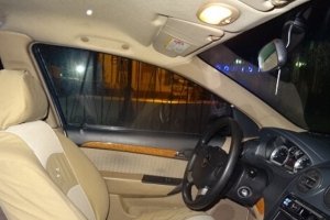 Забрав гроші та мобільний: у Києві іноземець напав з ножем на таксиста