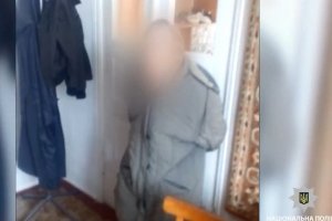 Поліція Київщини затримала солдата ЗСУ з товаришем, що знущалися з пенсіонерки і фільмували це на телефон