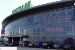 Пожежні виходи заблоковані: які ще порушення виявили у столичному ТЦ 