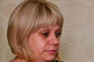 Суд звільнив під домашній арешт антимайданівку, що добивала пораненого майданівця у Харкові