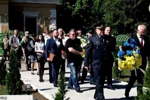 У Чернівцях встановили гранітну стелу на честь прикордонників усіх поколінь
