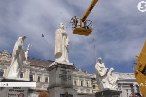 Марафет для мармуру та граніту: як у Києві миють найвідоміші пам'ятники