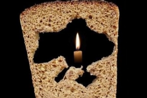 Запаліть свічку: В Україні відзначають День пам'яті жертв політичних репресій