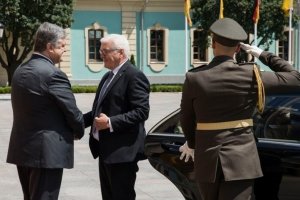 Штайнмаєр з офіційним візитом у Києві: як відбувалися його зустріч і перемовини з Порошенком – у фото