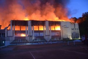 У Львові палала будівля спорткомплексу Міноборони – довелося евакуювати людей