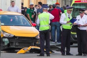 У МЗС розповіли про стан українки, яку збило таксі в Москві