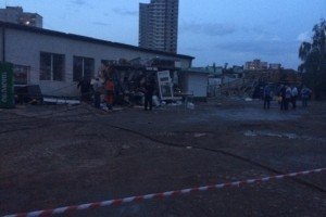У Харкові упав будівельний кран: одна людина загинула, четверо - поранені