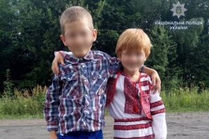 Наймолодшого хотіла продати, коли підросте: у Хмельницькому жінка торгувала своїми дітьми