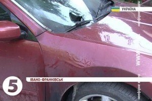 У Івано-Франківську невідомі підпалили автівку координатора люстрації в області
