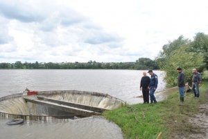 "Машини з води витягали": наслідки негоди на Закарпатті – ФОТО