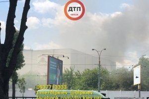 Масштабна пожежа в Києві: на Борщагівці загорівся завод