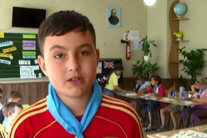 Без оцінок та з іграми: у шкільних таборах дітей безктоштовно вчать іноземної