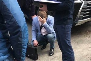 Хабар 7200 доларів: чиновника "Укрзалізниці" судитимуть