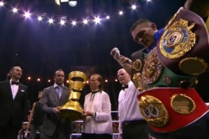 Усик розгромив Гассієва і став абсолютним чемпіоном світу з боксу