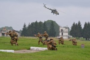 Вогнева підготовка, вертольоти, літаки: ССО святкують другу річницю створення