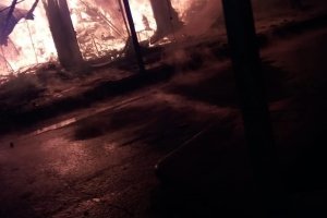 На Миколаївщині спалахнула пожежа біля бази відпочинку &ndash; гасили водою з басейну 