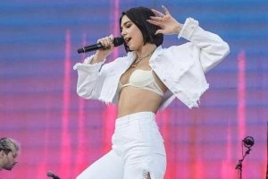 Британська співачка виступила в одязі від української дизайнерки 