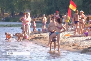 "Цвіте та стогне Дніпр широкий": на всіх 13-ти міських пляжах Києва виявили кишкову паличку