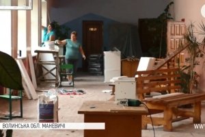 Зіпсовані шпалери і майно: у школі на Волині початок навчального року опинився під загрозою зриву 