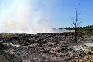 Біля Балаклії на Харківщині сталася пожежа на сміттєзвалищі: що розповіли у ДСНС