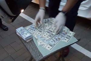 Голову Громадської ради при ДФС викрито на хабарі