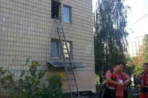 У Києві горів гуртожиток: евакуювали 50 осіб