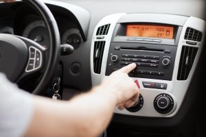 У Бердянську рашисти захопили місцеве радіо, а в Херсоні знову зник мобільний зв'язок