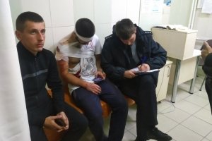 Атакували з ножами і молотками: у Львові зненацька напали на активістів