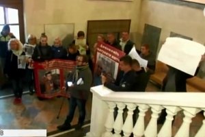 Під будівлею МОЗ зібралися активісти у зв'язку з програмою лікування за кордоном – чого вимагають