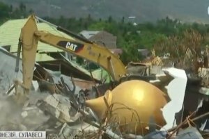 Землетрус і цунамі в Індонезії забрали життя вже понад 1700 осіб