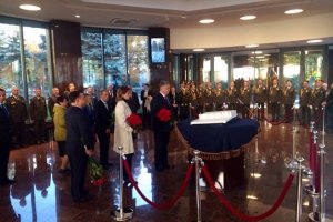 Стела з осколками снарядів та симолічний дзвін: у Києві відкрили Залу пам’яті полеглих військових