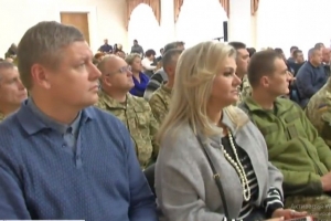 "Люди повигорали": як волонтери з усієї країни на форумі небайдужих болем ділилися