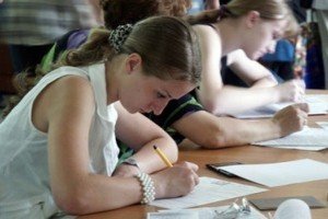 До вишів Дніпропетровщини надійшло 415 заяв від абітурієнтів зі Сходу