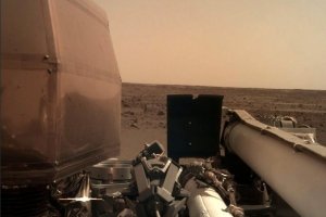 NASA посадило робота InSight на поверхню Марса – відео