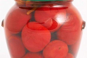 Росія заборонила українські консерви