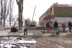 Готові тільки гуртожиток і казарма: на Одещині зірвали терміни зведення військового містечка для моряків