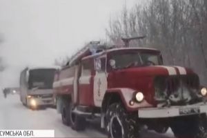 Затор у тисячу автівок: рух 4-ма областями України обмежили