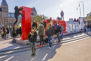 В Амстердамі демонтували відомий знак – I amsterdam