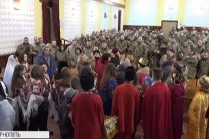 До українських захисників на передову вирушила колекція соборних військових ікон