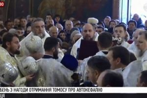 Молебень з нагоди отримання Томосу про автокефалію ПЦУ у Вінниці: виступи митрополита Епіфанія та Президент – відео