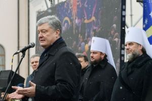 Порошенко розповів, як Томос прискорив перехід парафій до ПЦУ