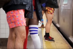 У Нью-Йорку близько тисячі пасажирів метро проїхалися без штанів &ndash; відео